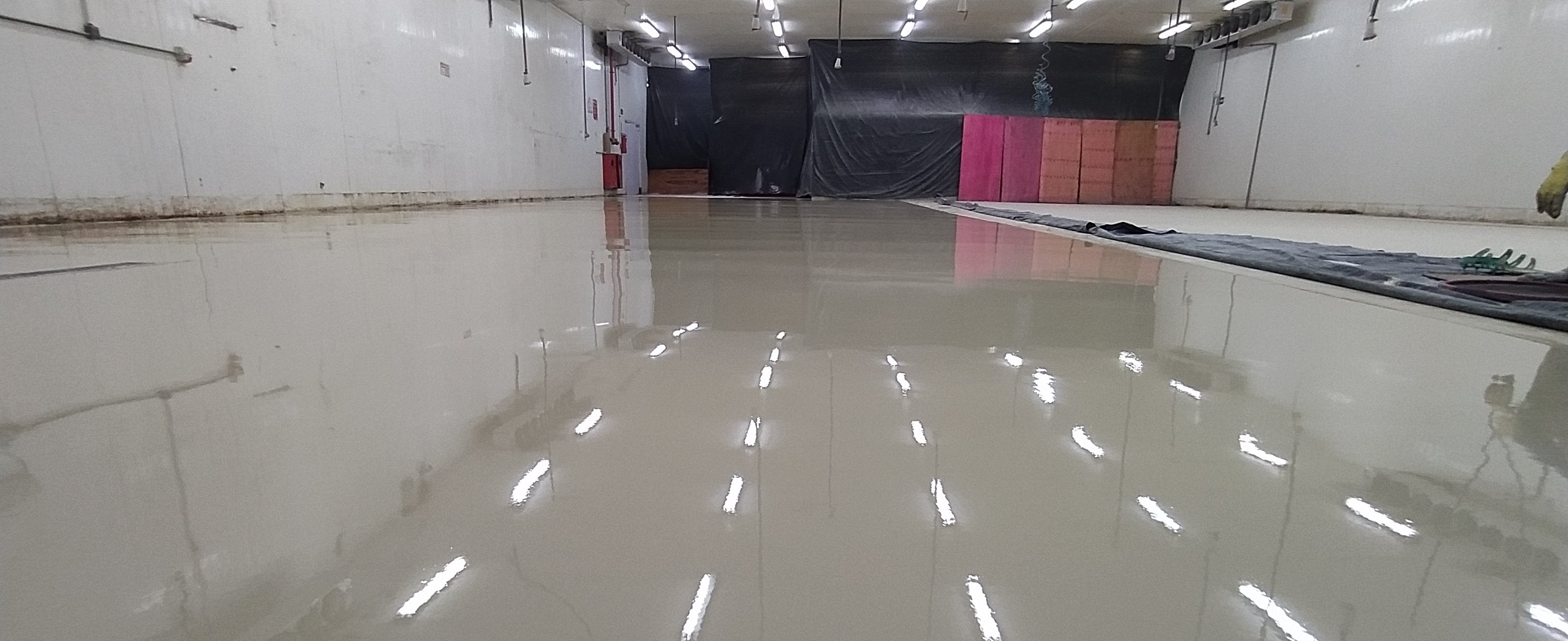 Pavimento epoxy industrial